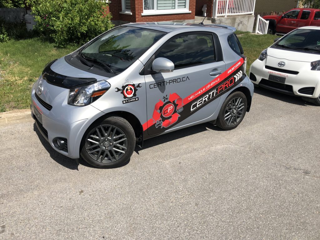 courtoisie scion IQ gris 