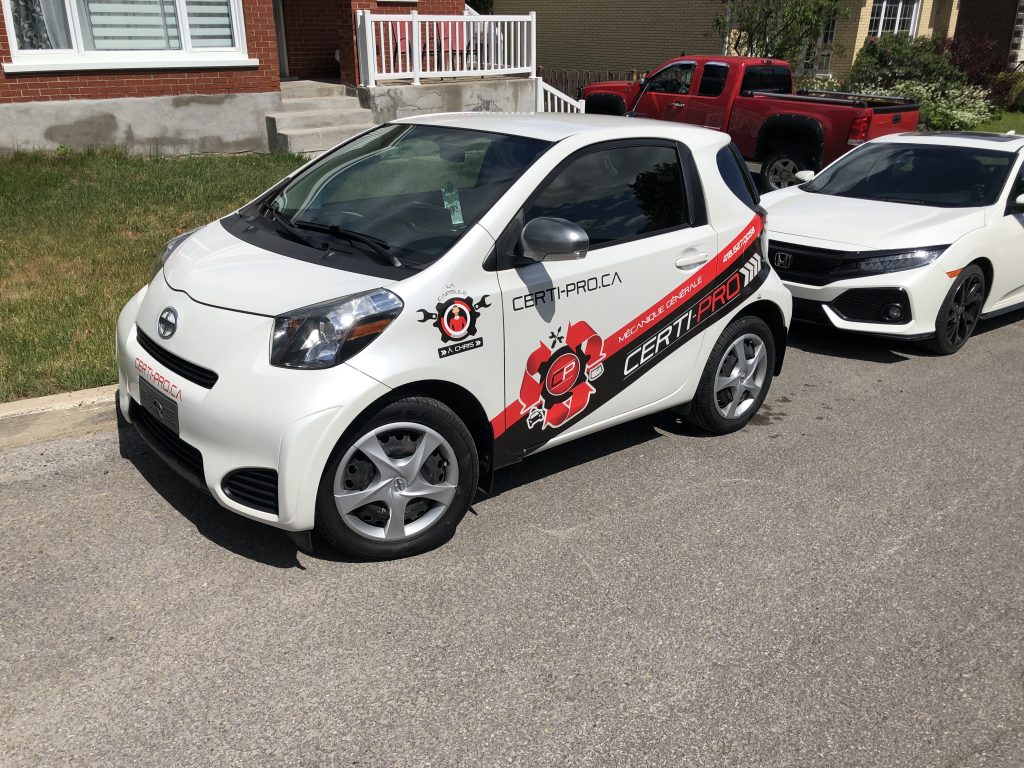 courtoisie scion IQ blanc